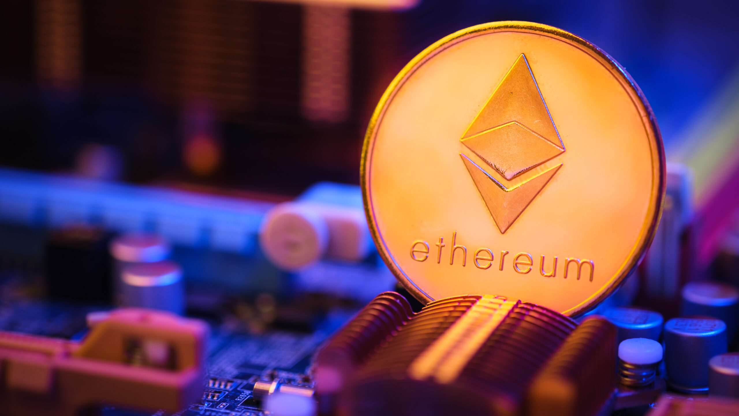 SEC對加密貨幣監管:以太坊現貨ETF有望今夏獲批 2 ethereum crypto currency on circuit board virtual 2023 11 27 04 59 28 utc scaled e1731053856184